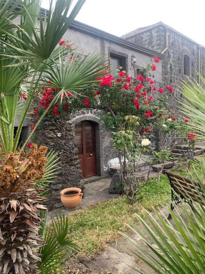 Villa Alessio - Case Vacanza Con Piscina Sull'Etna Puntalazzo Kültér fotó