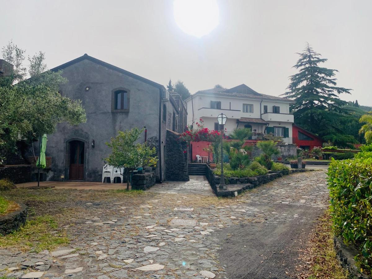 Villa Alessio - Case Vacanza Con Piscina Sull'Etna Puntalazzo Kültér fotó