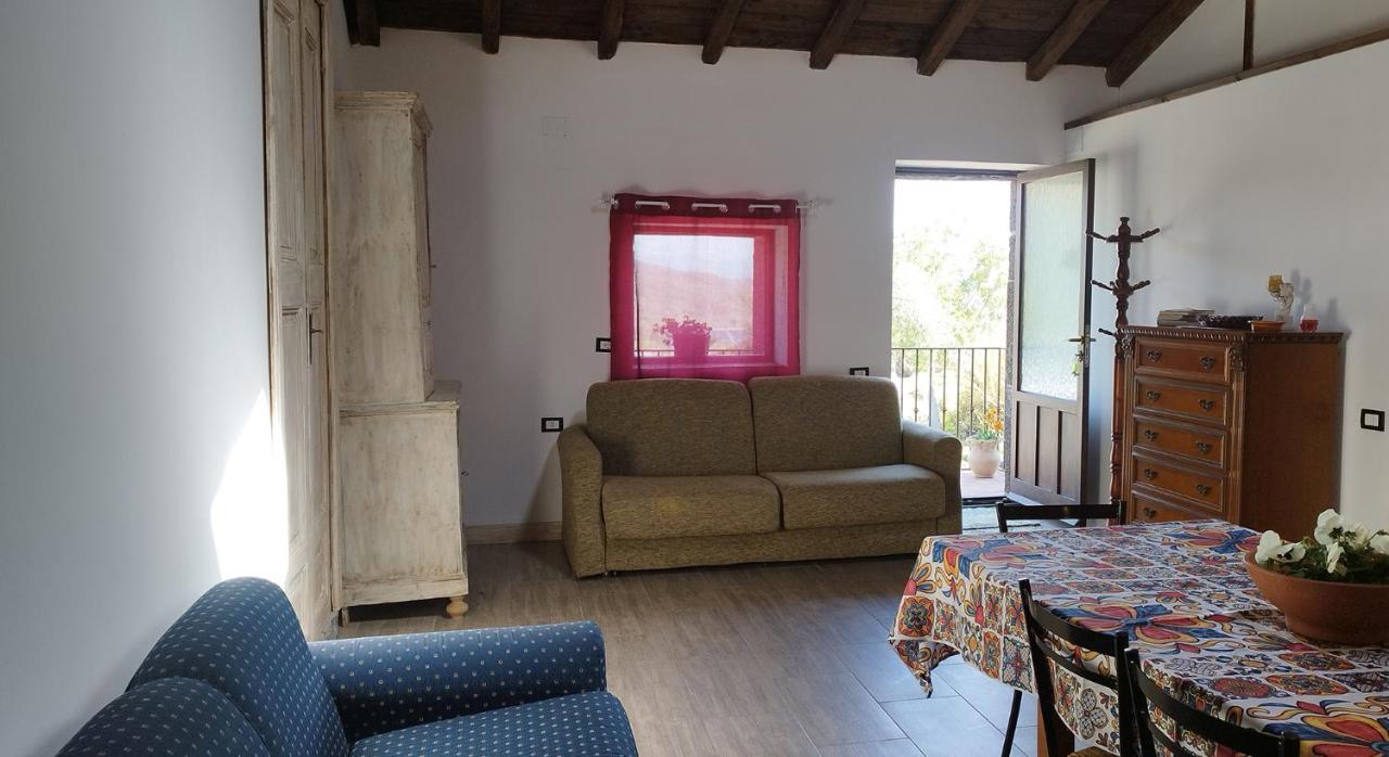 Villa Alessio - Case Vacanza Con Piscina Sull'Etna Puntalazzo Kültér fotó